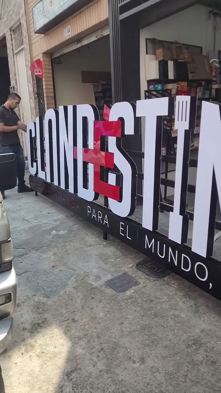 Estructura metálica para aviso comercial de gran formato